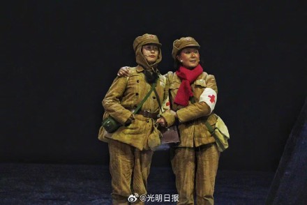 西藏大剧院迎来开台演出