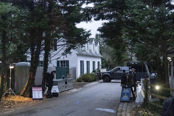 拜登安保车队被撞 传出巨响