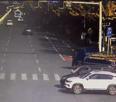 长沙街头这一幕，被“偷拍”了！