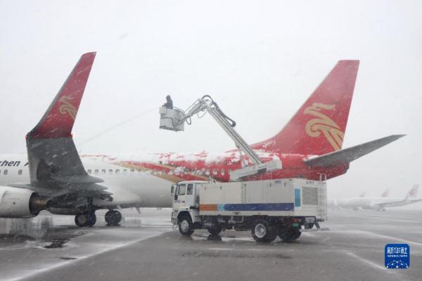 积极应对低温雨雪天气 保民生保安全