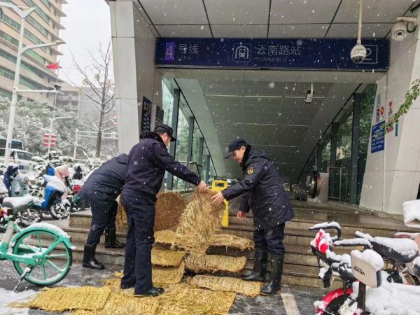 以雪为令,昼夜守护 以雪为令,昼夜守护