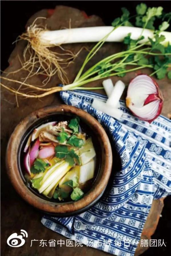 阿嚏!气温骤降,不小心风寒感冒,赶紧煮这碗汤~ 阿嚏!气温骤降,不小心风寒感冒,赶紧煮这碗汤~