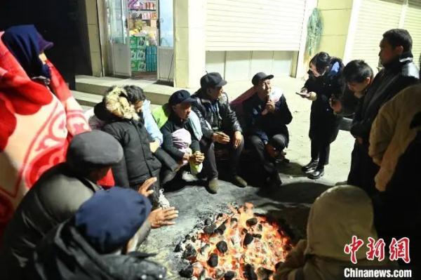 超百人遇难！甘肃地震画面曝光！专家分析重大人员伤亡原因