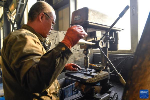 吉林四平：冬日农机生产忙