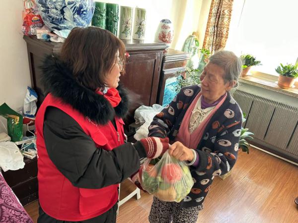 防范应对低温雨雪冰冻|奋战大马路，转战小街巷——大雪后沈阳保畅通见闻