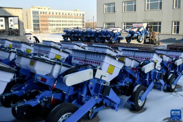 吉林四平：冬日农机生产忙