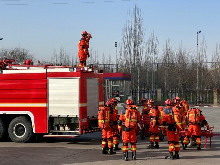 宁夏金积特勤站消防救援人员紧急集结待命,做好随时赶赴灾区准备 宁夏金积特勤站消防救援人员紧急集结待命,做好随时赶赴灾区准备