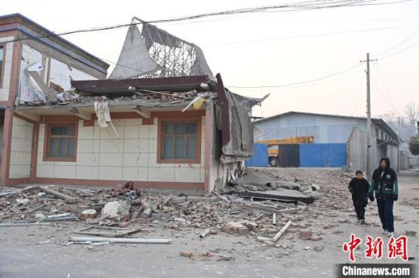 甘肃积石山6.2级地震现场工作全面展开