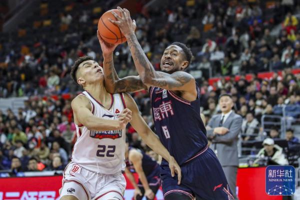 CBA常规赛|广东华南虎胜南京头排苏酒 CBA常规赛|广东华南虎胜南京头排苏酒