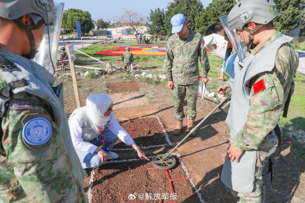 中国赴黎维和多功能工兵分队开展扫雷排爆专业资质培训 中国赴黎维和多功能工兵分队开展扫雷排爆专业资质培训