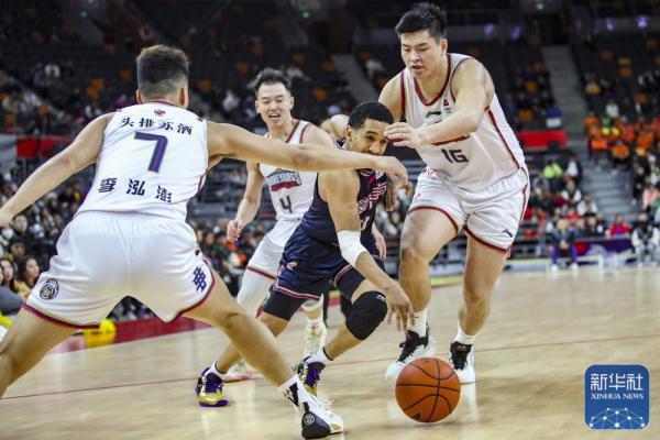 CBA常规赛|广东华南虎胜南京头排苏酒 CBA常规赛|广东华南虎胜南京头排苏酒