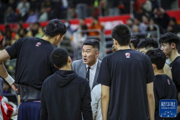 CBA常规赛|广东华南虎胜南京头排苏酒 CBA常规赛|广东华南虎胜南京头排苏酒