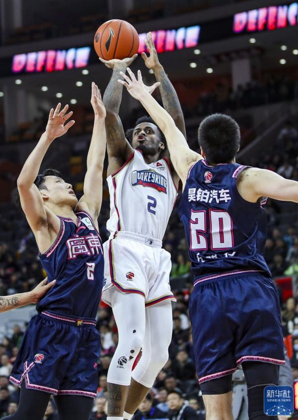 CBA常规赛|广东华南虎胜南京头排苏酒 CBA常规赛|广东华南虎胜南京头排苏酒