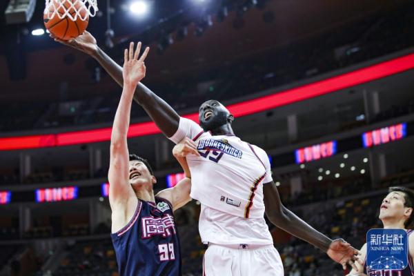 CBA常规赛|广东华南虎胜南京头排苏酒 CBA常规赛|广东华南虎胜南京头排苏酒
