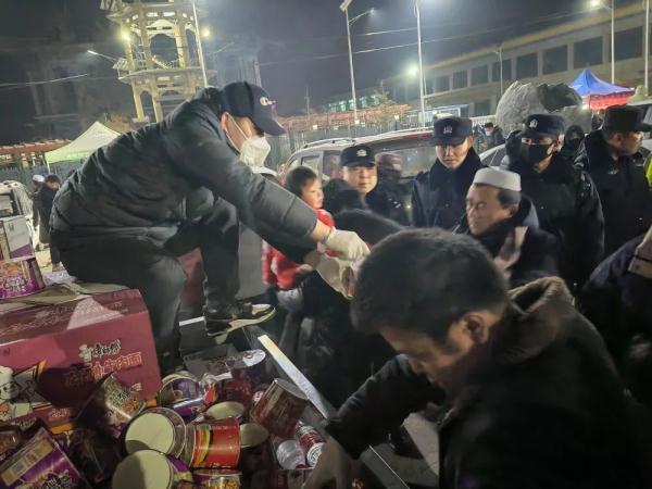 甘肃地震已致131人遇难！上海排查学生家庭受灾情况，震区最新消息→