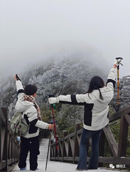 印江：来梵净山西线，听雪落下的声音