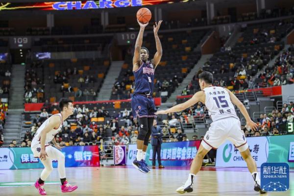 CBA常规赛|广东华南虎胜南京头排苏酒 CBA常规赛|广东华南虎胜南京头排苏酒