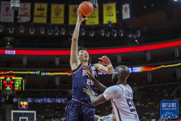 CBA常规赛|广东华南虎胜南京头排苏酒 CBA常规赛|广东华南虎胜南京头排苏酒