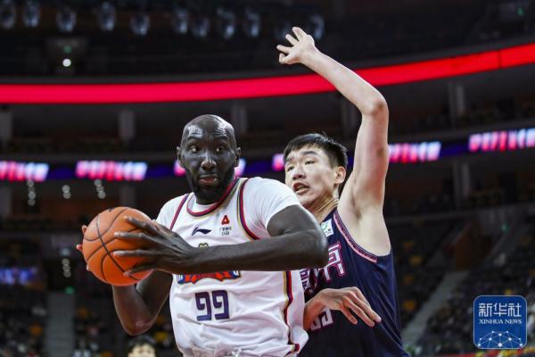 CBA常规赛|广东华南虎胜南京头排苏酒 CBA常规赛|广东华南虎胜南京头排苏酒