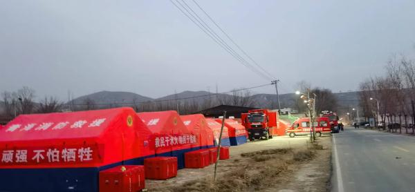 “有这么多人援助我们，我们一定能重建家园”