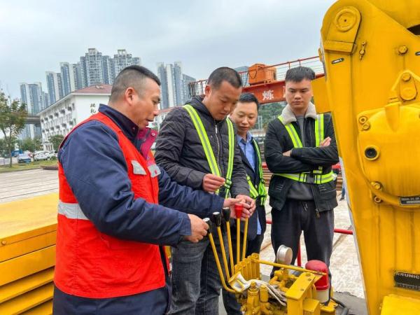 气温骤降 重庆铁路部门打响运输安全攻坚战 气温骤降 重庆铁路部门打响运输安全攻坚战