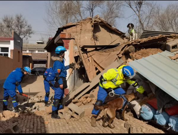 甘肃临夏州积石山县发生6.2级地震,亲历者讲述:亲戚里有老人和小孩去世 甘肃临夏州积石山县发生6.2级地震,亲历者讲述:亲戚里有老人和小孩去世