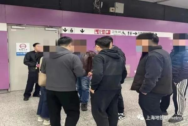 上海地铁两乘客长期逃票被查处：补收加罚款超3000元！