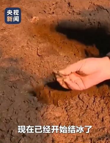 “泥浪”高达3米！青海两村庄震后遭罕见砂涌，20人失联……