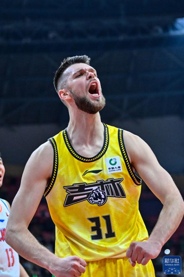 CBA常规赛 | 吉林九台农商银行胜四川金强 CBA常规赛 | 吉林九台农商银行胜四川金强