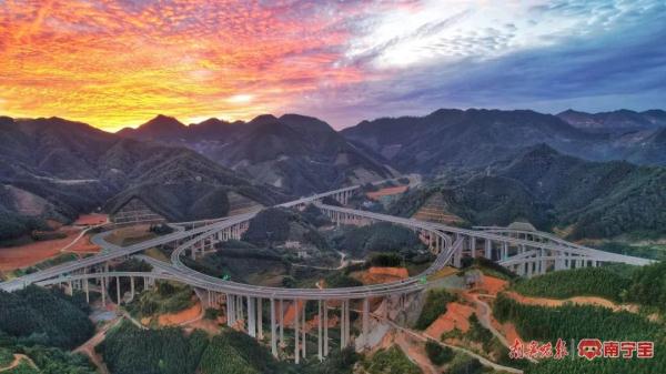 今天,广西又一条高速路正式通车! 今天,广西又一条高速路正式通车!