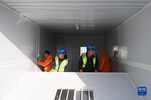 积石山6.2级地震丨灾区安置活动板房陆续投用 保障受灾群众温暖过冬 积石山6.2级地震丨灾区安置活动板房陆续投用 保障受灾群众温暖过冬