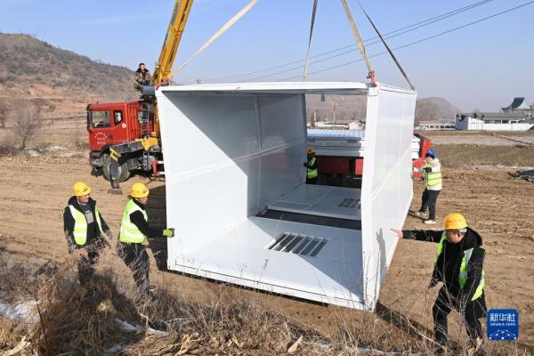 积石山6.2级地震丨灾区安置活动板房陆续投用 保障受灾群众温暖过冬 积石山6.2级地震丨灾区安置活动板房陆续投用 保障受灾群众温暖过冬