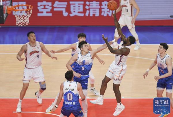 CBA常规赛 | 新疆伊力特胜上海久事 CBA常规赛 | 新疆伊力特胜上海久事