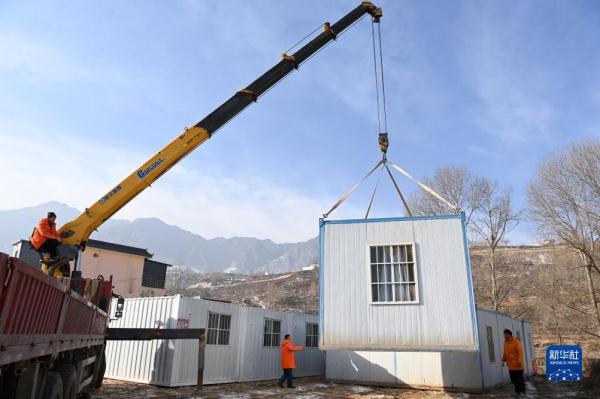 积石山6.2级地震丨灾区安置活动板房陆续投用 保障受灾群众温暖过冬 积石山6.2级地震丨灾区安置活动板房陆续投用 保障受灾群众温暖过冬