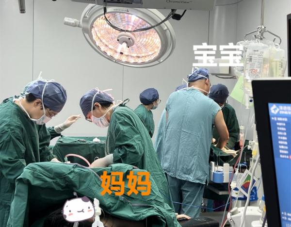 杭州男子带回鲜草莓，老婆一口下肚，口喷鲜血差点丧命……最近千万要注意！