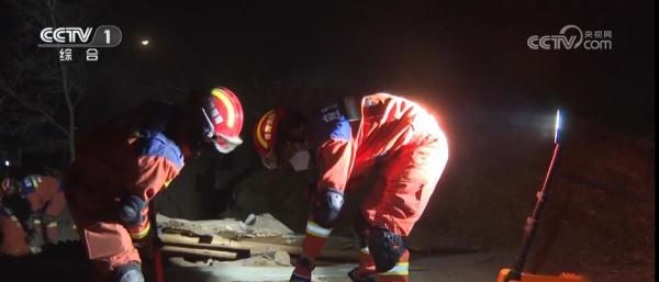 点点“微光”汇成爱的“星河”!这些温暖瞬间化为战胜灾难的力量 点点“微光”汇成爱的“星河”!这些温暖瞬间化为战胜灾难的力量