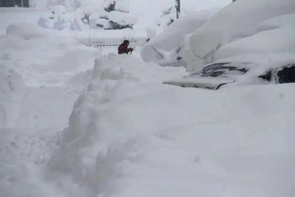 “雪窝”威海暴雪，已持续三天三夜