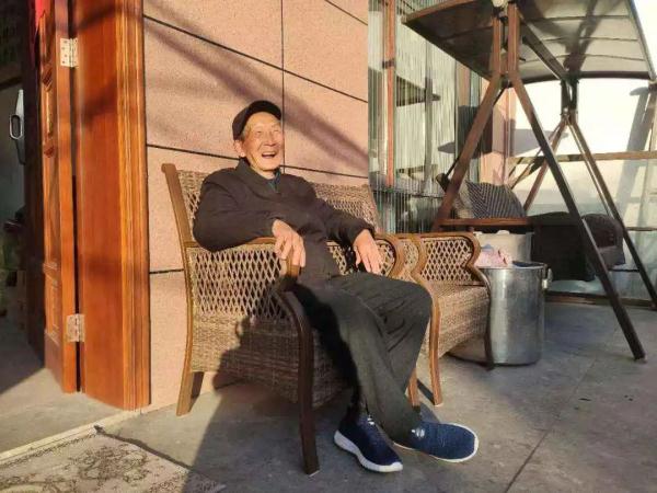 写作不过小半年，拿下多个10万+！台州87岁老人的文字，感动无数人