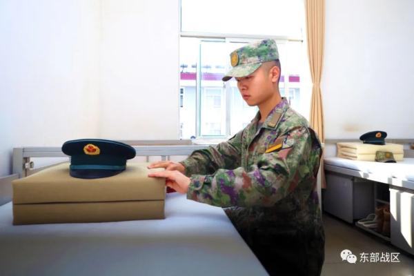 二次入伍，他成为东风快递员