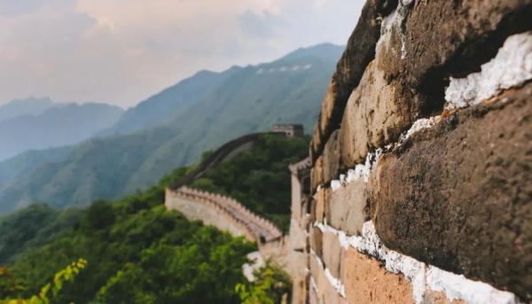 现场直击！明长城遗址遭矿企违法侵占，历时数年未完成整改