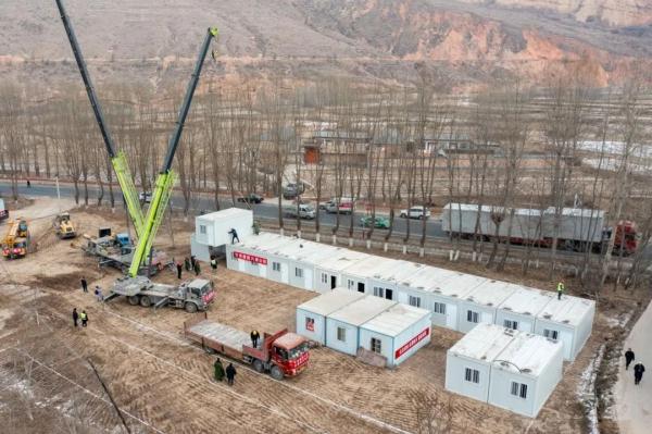 学生陆续复课！活动板房加紧安装！震区最新消息汇总→