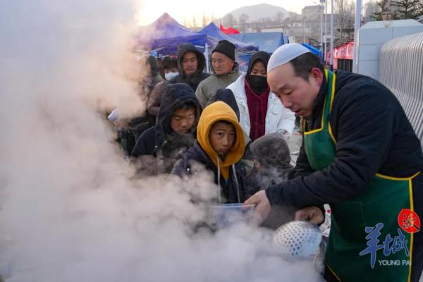 地震之后:温情的救援和安置 地震之后:温情的救援和安置