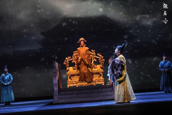 北京人艺年度历史大戏《张居正》首登人艺舞台 陪观众一起大戏跨年 北京人艺年度历史大戏《张居正》首登人艺舞台 陪观众一起大戏跨年