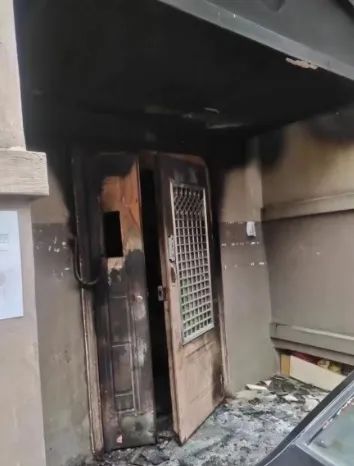 11岁女孩因火灾全身42%烧伤!母亲:爷爷奶奶为救她遇难 11岁女孩因火灾全身42%烧伤!母亲:爷爷奶奶为救她遇难