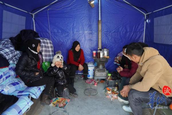 地震之后:温情的救援和安置 地震之后:温情的救援和安置