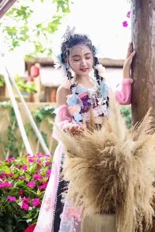 11岁女孩因火灾全身42%烧伤!母亲:爷爷奶奶为救她遇难 11岁女孩因火灾全身42%烧伤!母亲:爷爷奶奶为救她遇难