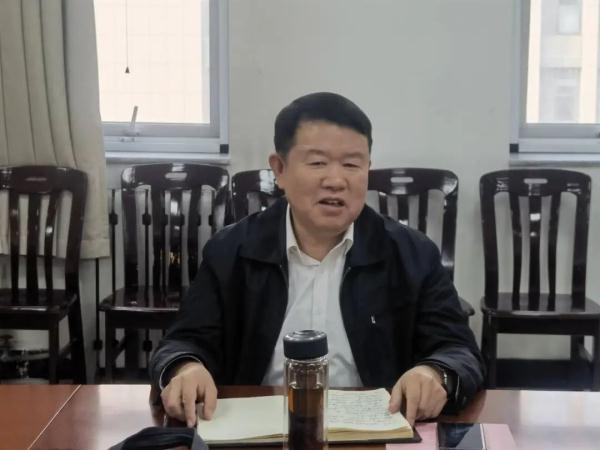 “网红校长”郑强卸任