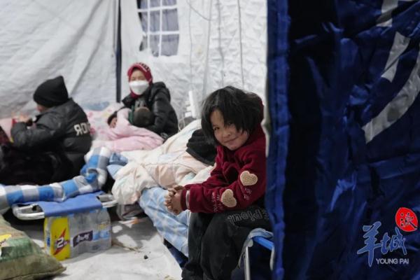 地震之后:温情的救援和安置 地震之后:温情的救援和安置