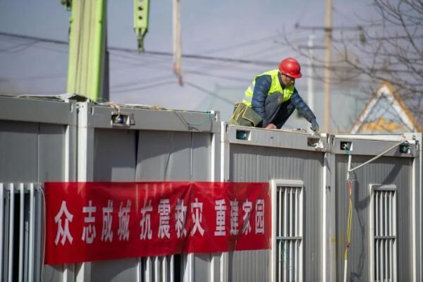 学生陆续复课！活动板房加紧安装！震区最新消息汇总→