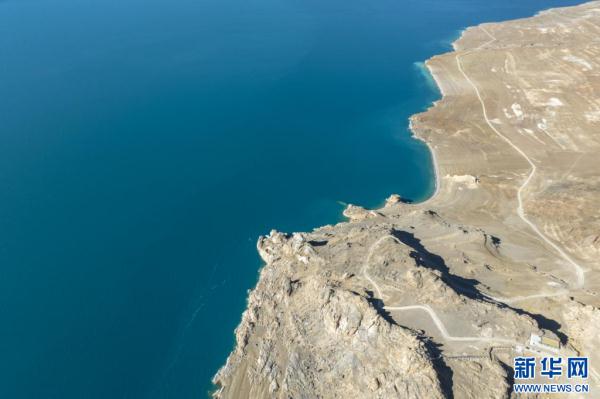 当惹雍错：藏北高原上的“蓝宝石”